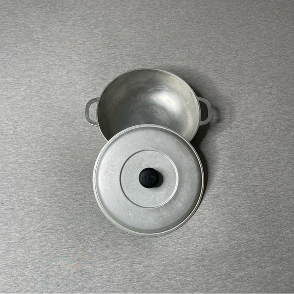 IMUSA USA 9” Traditional Colombian Natural Caldero Pot with Lid - Picture 1 of 8